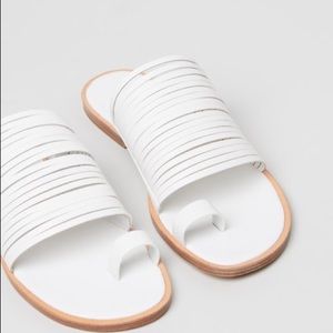[NIB] Vince Leather Penrose Sandal, Off White, 7.5